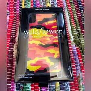 Wildflower iPhone XR Case - Neon Camo